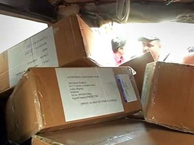 दफ्तर पर छापे से नाराज बीजेपी, जब्त प्रचार सामग्री लौटाएगा आयोग