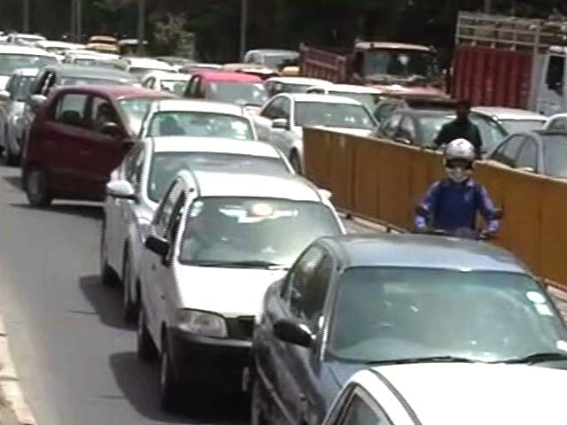 Massive Jams in South Delhi Due to Protests Outside Jal Board Office