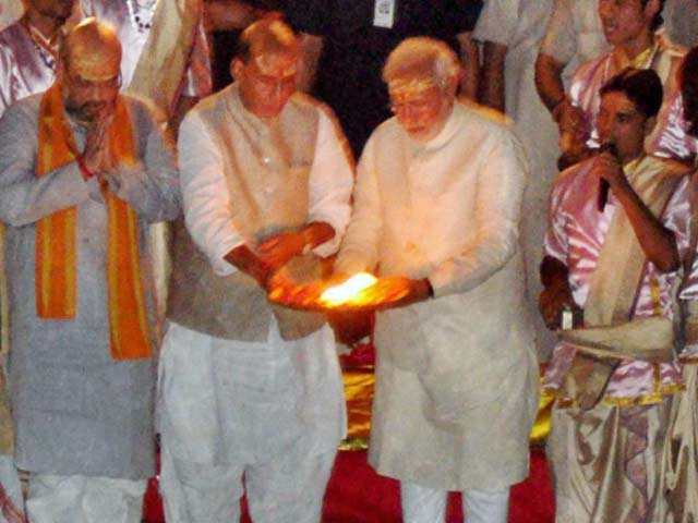 Modi Thanks Varanasi, Says <i>Ma Ganga</i> Connects Him to the People