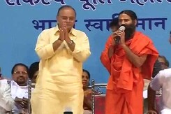 Arun Jaitley Compares Ramdev to Mahatma Gandhi Arun Jaitley Compares Ramdev to Mahatma Gandhi