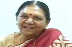 गुजरात : सीएम की रेस में आनंदी बेन सबसे आगे गुजरात : सीएम की रेस में आनंदी बेन सबसे आगे