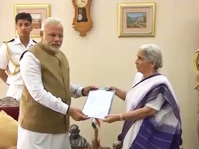 Video : Modi Resigns as Gujarat Chief Minister, Anandiben To Take Over