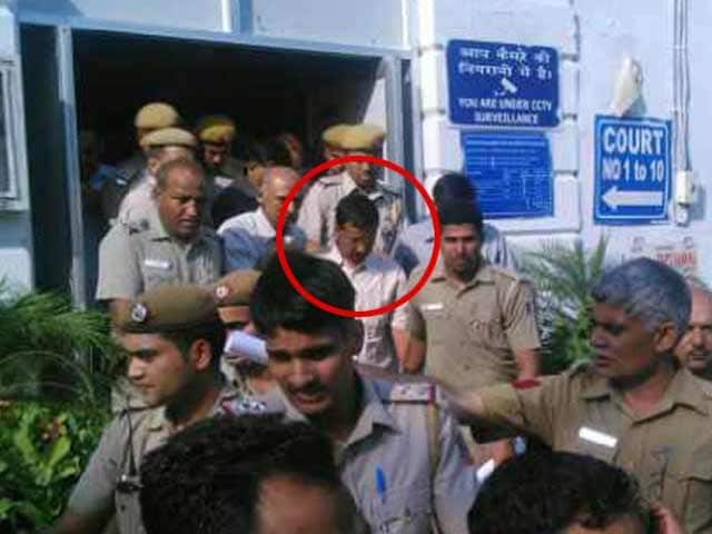 Video : Arvind Kejriwal Taken Into Custody After Refusing to Seek Bail