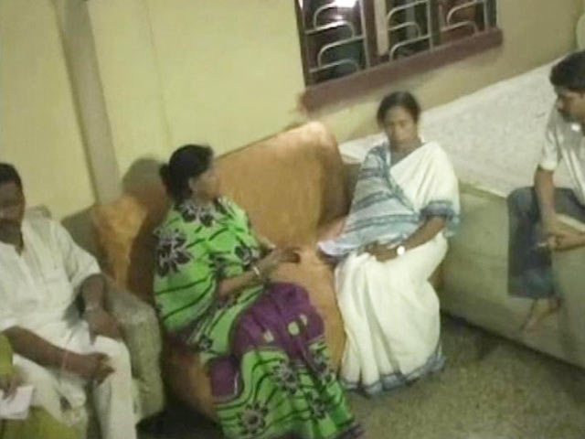 Mamata Banerjee Visits House of Missing Mountaineer, Reassures Family