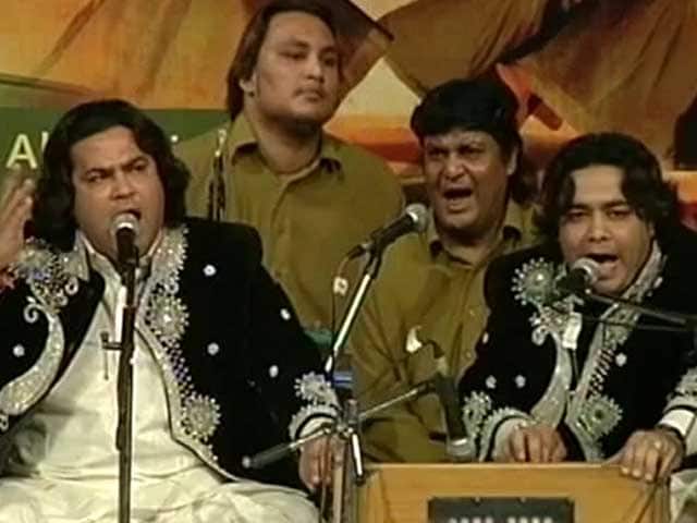Video : Lose Yourself to the Aura of Traditional Sufi Music by Sabri Brothers