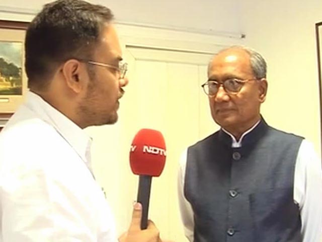 Digvijaya Dismisses Criticism, Wants Rahul Gandhi to be Leader of Congress in Lok Sabha
