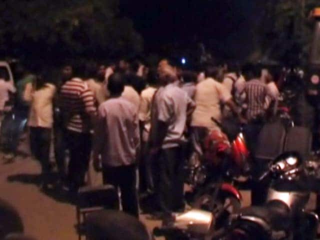 Videos : दिल्ली : थाने में 30 साल के युवक की मौत