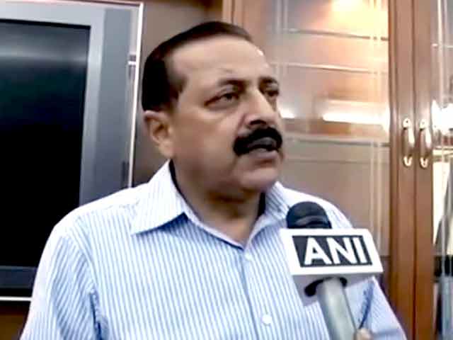 खबरों की खबर : सरकार के पहले दिन ही पहला विवाद