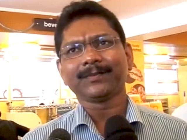 एडीजीपी को लड़की की फोटो खींचना पड़ा महंगा, देना पड़ा इस्तीफा