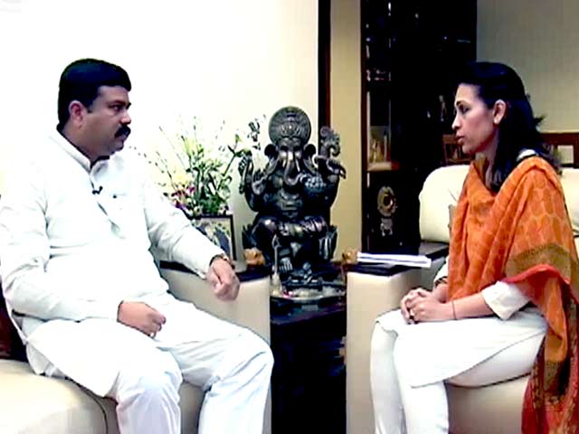 किसी कंपनी के दबाव में काम नहीं करेंगे : पेट्रोलियम मंत्री