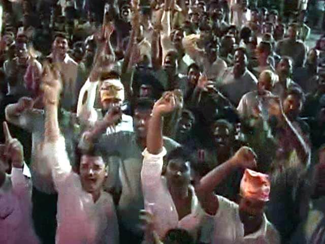 Video : Midnight Party to Celebrate Birth of Telangana