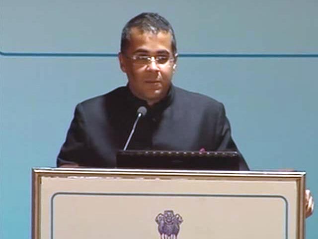 Author Chetan Bhagat's Pep Talk to Bureaucrats