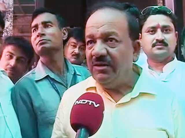 मुंडे को रीढ़ टूटने तथा लिवर पर चोटों से पड़ा दिल का दौरा : हर्षवर्द्धन