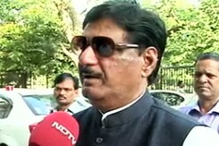 महाजन-मुंडे परिवार पर भारी रही है 3 तारीख महाजन-मुंडे परिवार पर भारी रही है 3 तारीख