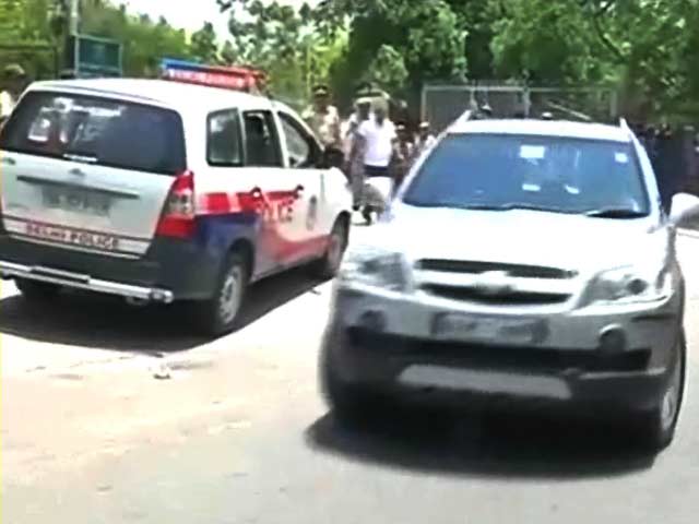 प्राइम टाइम इंट्रो : सड़क हादसों को लेकर हम लापरवाह?