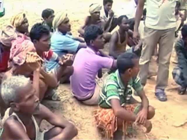 गैंगरेप पर पंचायत ने आरोपियों को एक घड़ा शराब देने की सजा सुनाई