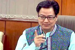 केंद्रीय मंत्री रिजीजू ने यूपी सरकार की नाकामी पर सवाल उठाए केंद्रीय मंत्री रिजीजू ने यूपी सरकार की नाकामी पर सवाल उठाए