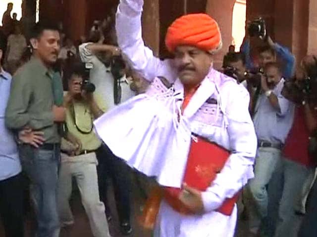 Video : This MP Danced His Way Into Parliament