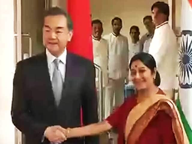 Videos : चीन के विदेशमंत्री ने सुषमा स्वराज से मुलाकात की