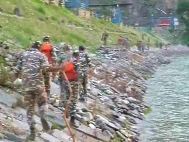 Video : 24 Engineering Students From Hyderabad Feared Washed Away in Himachal Pradesh