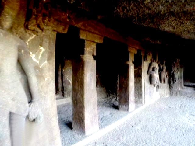 Video : Follow The Star Visits Aurangabad Caves
