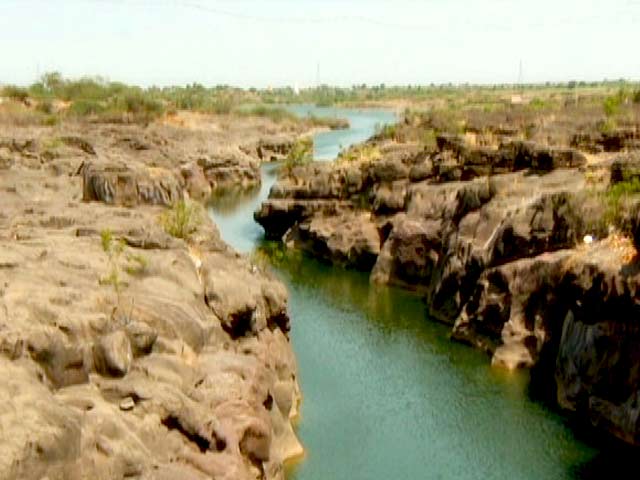 Potholes Along Kukadi River