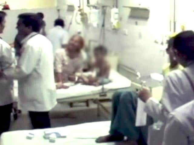 Videos : हलद्वानी में 19 लोगों पर तेजाब से हमला