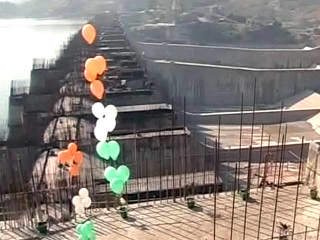 खबरों की खबर : उम्मीद की अधूरी नहरें!