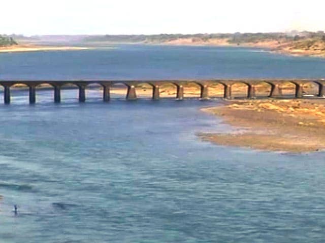 Video : Installation of Gates at Gujarat's Sardar Sarovar Dam Will Affect Over 700 Houses