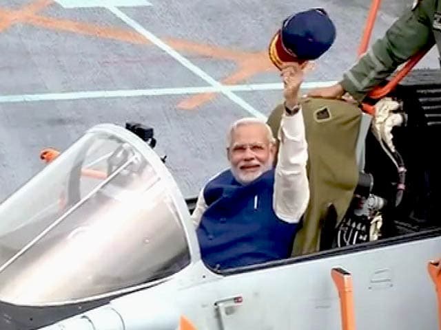 Video : 'It's a Moment of Pride for Me': PM Narendra Modi On Board INS Vikramaditya