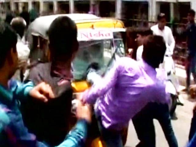 Video : Large Protests in Uttar Pradesh After Cops Shot on Duty