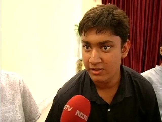 Video : How Smart is This 17-Year-Old? He Topped IIT Entrance Exam