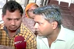 इराक में अगवा भारतीयों के परिजनों से बातचीत इराक में अगवा भारतीयों के परिजनों से बातचीत