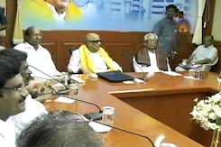 इंडिया 7 बजे : हिंदी के सवाल पर बवाल इंडिया 7 बजे : हिंदी के सवाल पर बवाल