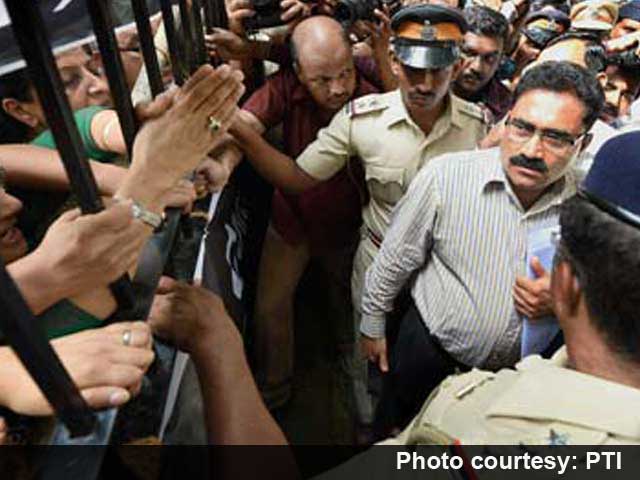 Campa Cola Residents Keep Civic Officials Out on Day 2