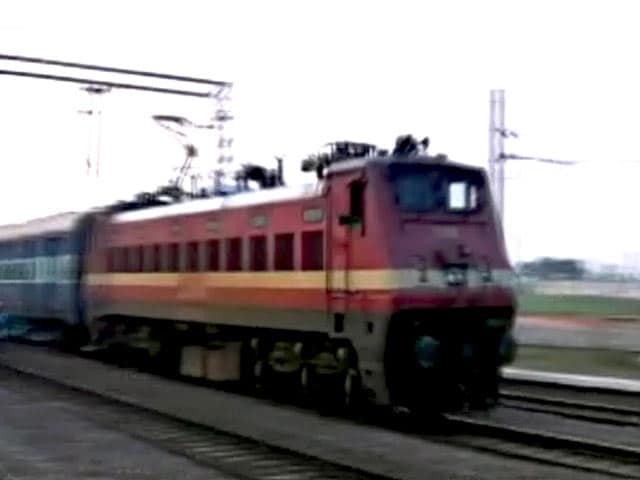 Videos : इंडिया इस हफ्ते : बजट से पहले बढ़ गया रेल किराया