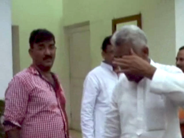 बुलंदशहर में सपा के दो गुटों में जमकर मारपीट