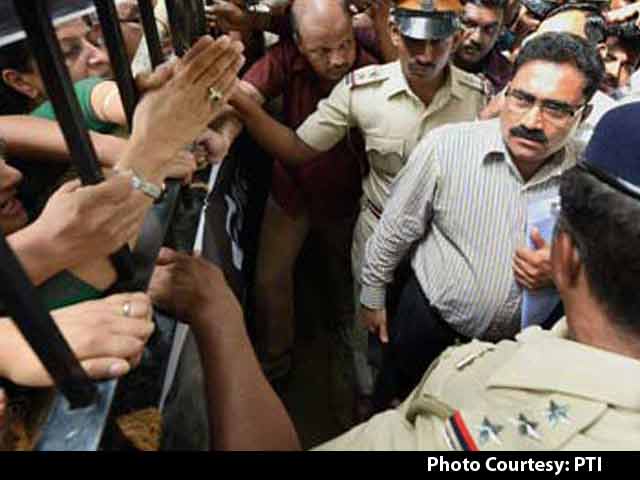 Will Open our Gates for Officials to Execute their Duties: Campa Cola Residents