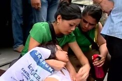 Hundreds of Kolkata Metro Passengers Were Trapped in Tunnel Hundreds of Kolkata Metro Passengers Were Trapped in Tunnel