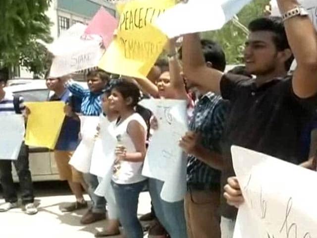 Video : Delhi University Keeps Admissions on Hold as Row Over Four-Year Course Simmers