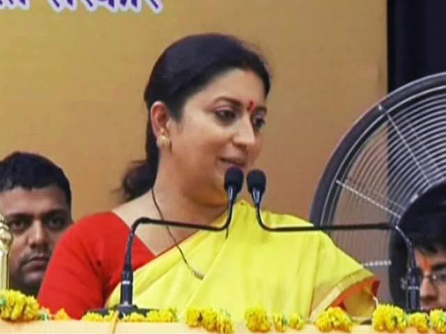 जन्म के समय मुझे बोझ बताया गया था : स्मृति ईरानी