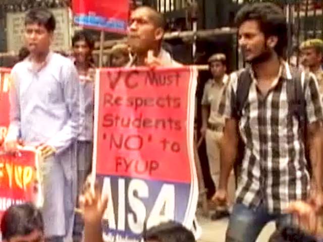 Delhi University Scraps Four-Year Undergraduate Programme