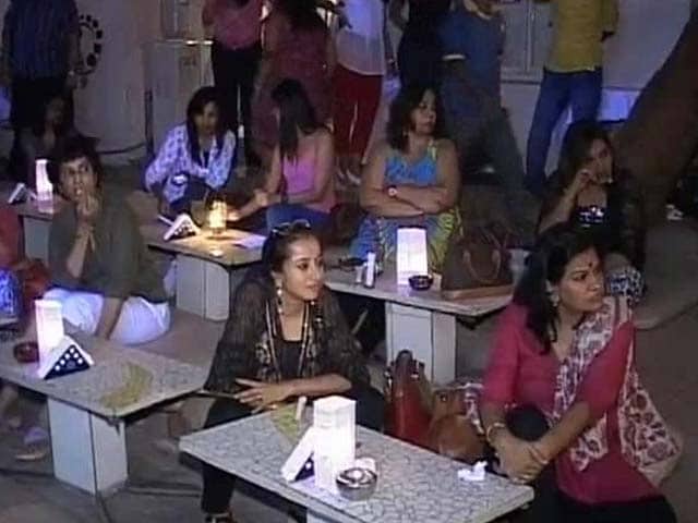 Video : Theatre and Games Brighten Up the Pubs in Bangalore