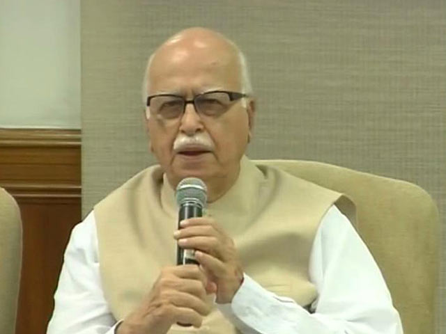 LK Advani Showers Praise on PM as 'Triple-Century Scorer'