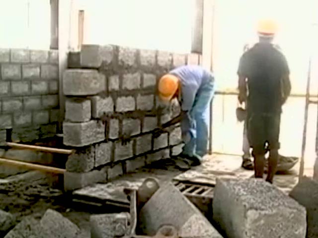 High Cement Prices Force Developers to Halt Construction