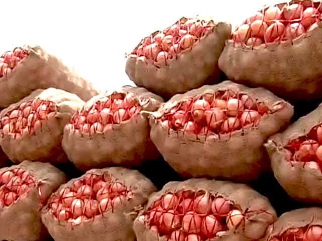 Rajasthan Records Bumper Onion Production, But Why are Consumers Still Crying?