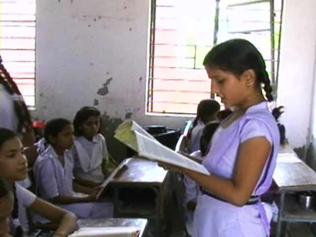 Videos : दिल्ली : स्कूल की पढ़ाई बच्चों के भरोसे
