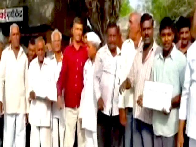 जलगांव : अनशन पर अन्नदाता!