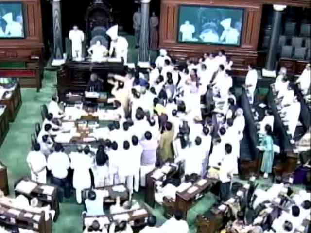 Videos : इंडिया सात बजे : महंगाई के मुद्दे पर संसद में हंगामा