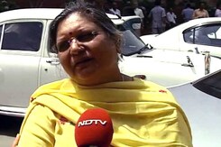 जेटली की पत्नी और बेटी ने बजट को दिए 10 में से 10 अंक जेटली की पत्नी और बेटी ने बजट को दिए 10 में से 10 अंक